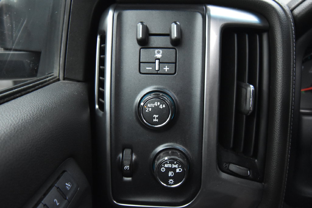 Used 2017 Chevrolet Silverado 1500 LTZ Z71 w/ LTZ Plus Package AWD/4WD image 32