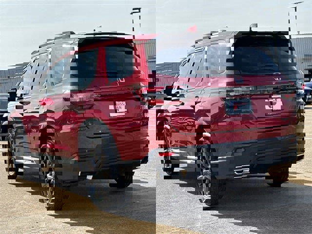 Used 2024 Honda Pilot Sport image 7