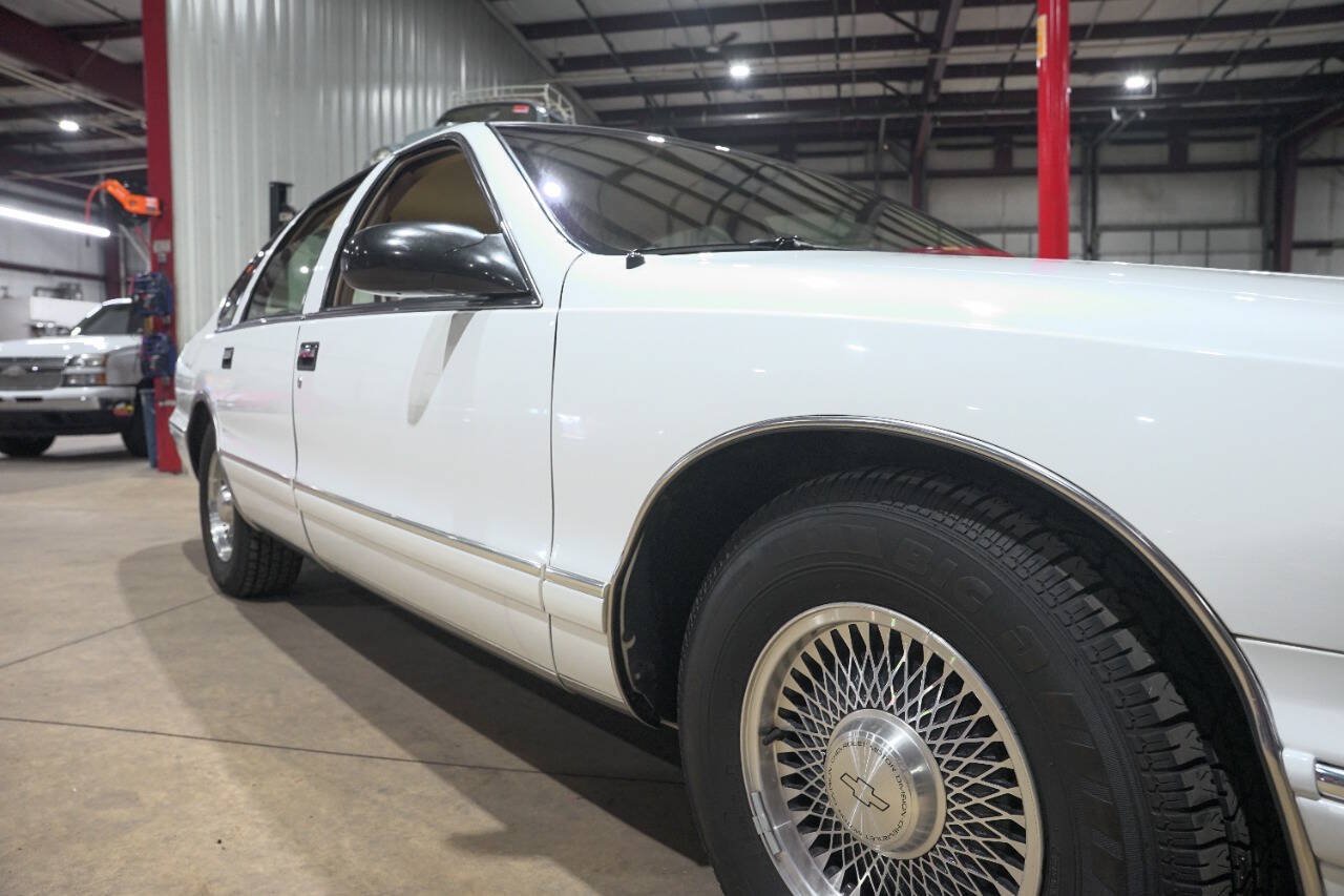Used 1996 Chevrolet Impala SS RWD image 30