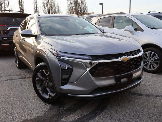 Certified 2025 Chevrolet Trax LT w/ LT Convenience Package image 3