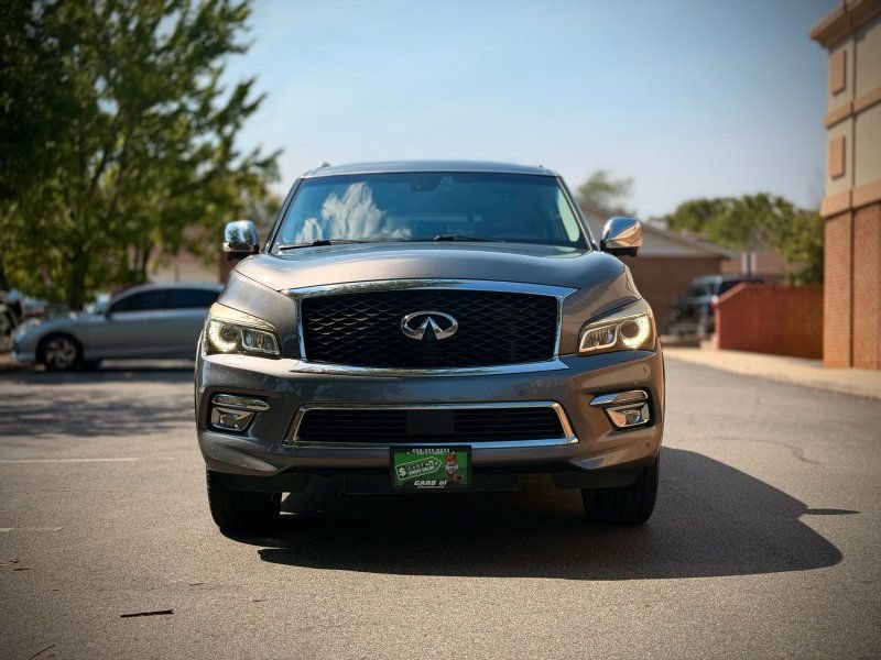 Used 2016 INFINITI QX80 4WD w/ Deluxe Technology Package image 2