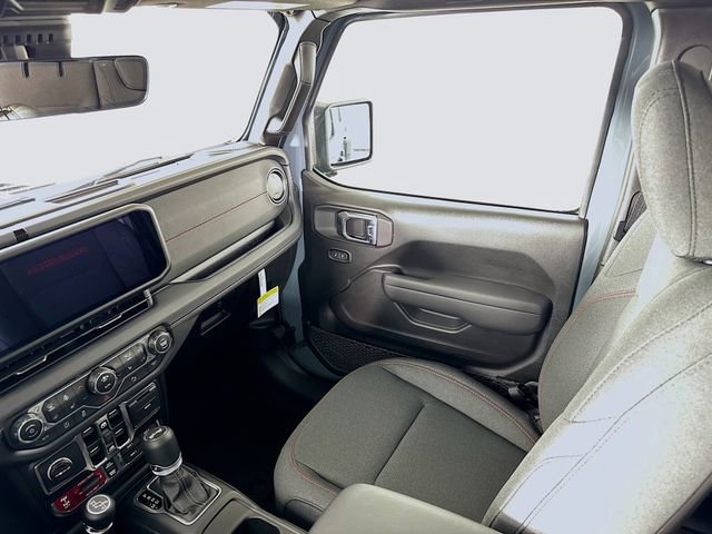 New 2025 Jeep Wrangler Unlimited Rubicon w/ Technology Group image 26