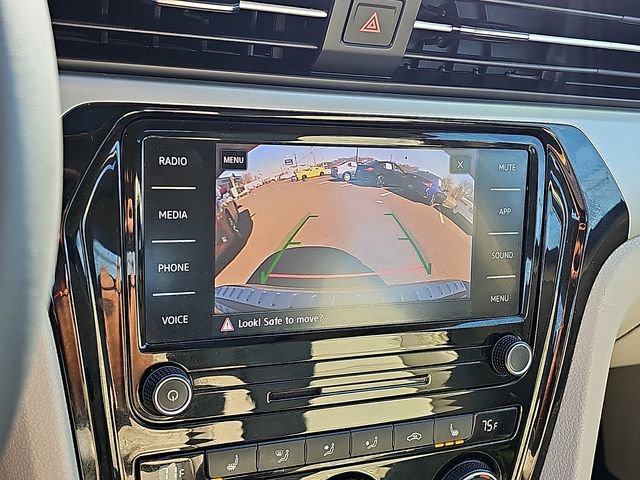 Used 2022 Volkswagen Passat 2.0T SE image 19