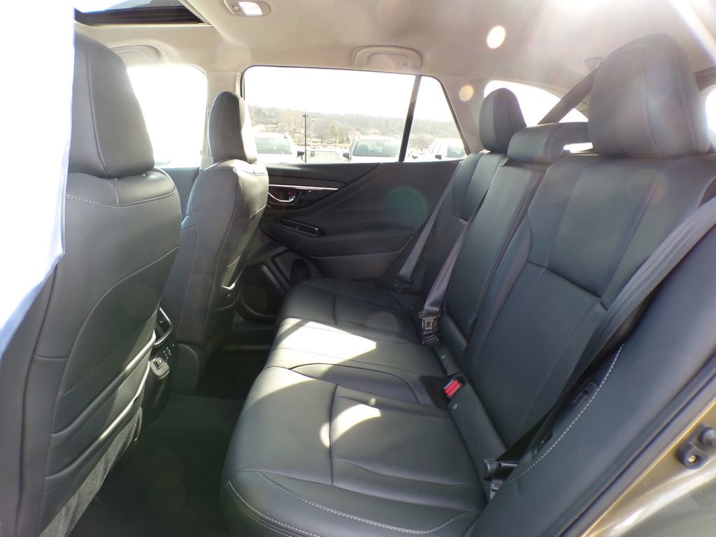 Used 2023 Subaru Outback Touring AWD/4WD image 20