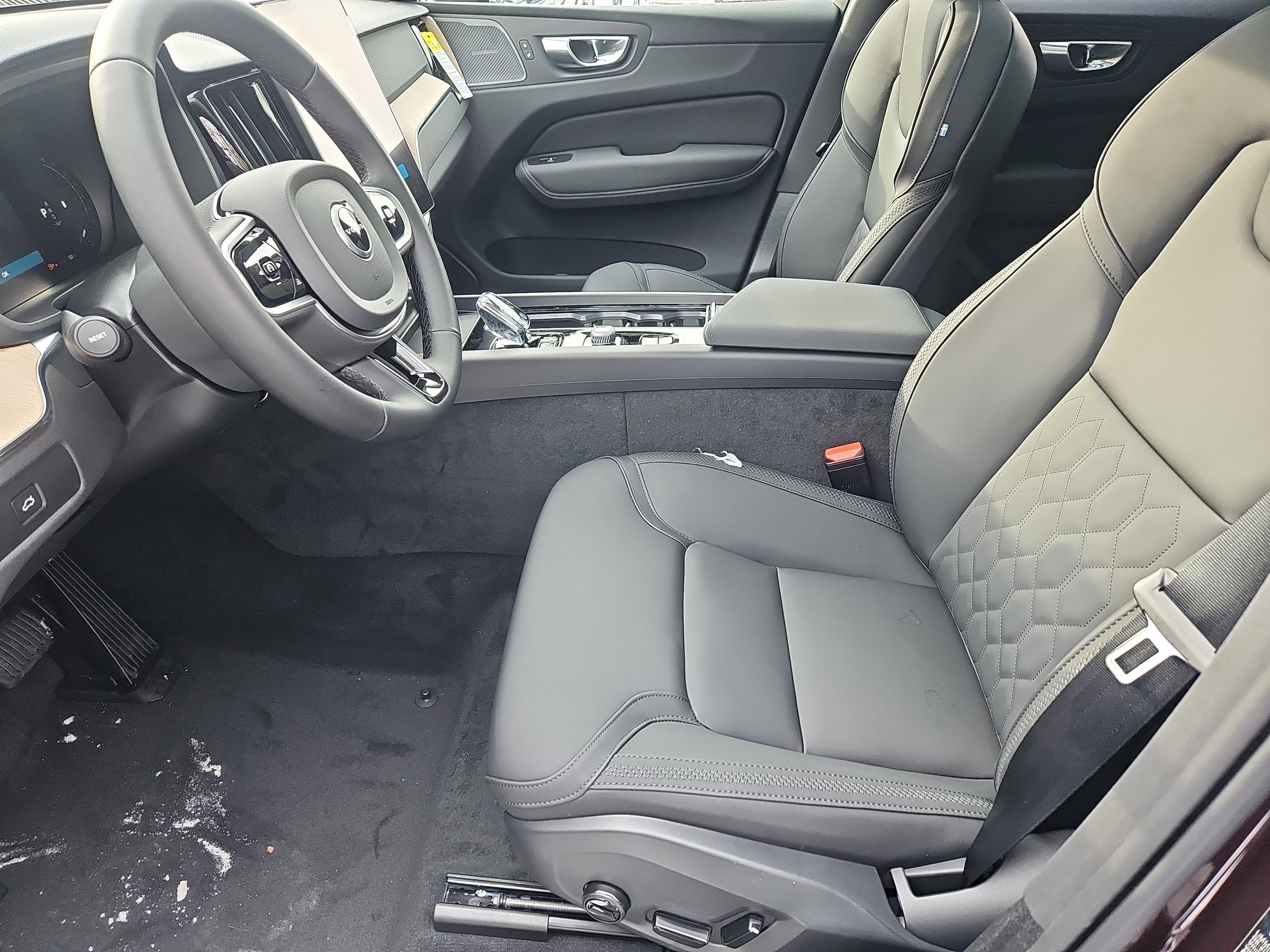 New 2026 Volvo XC60 B5 Plus w/ Protection Package Premier AWD/4WD image 20