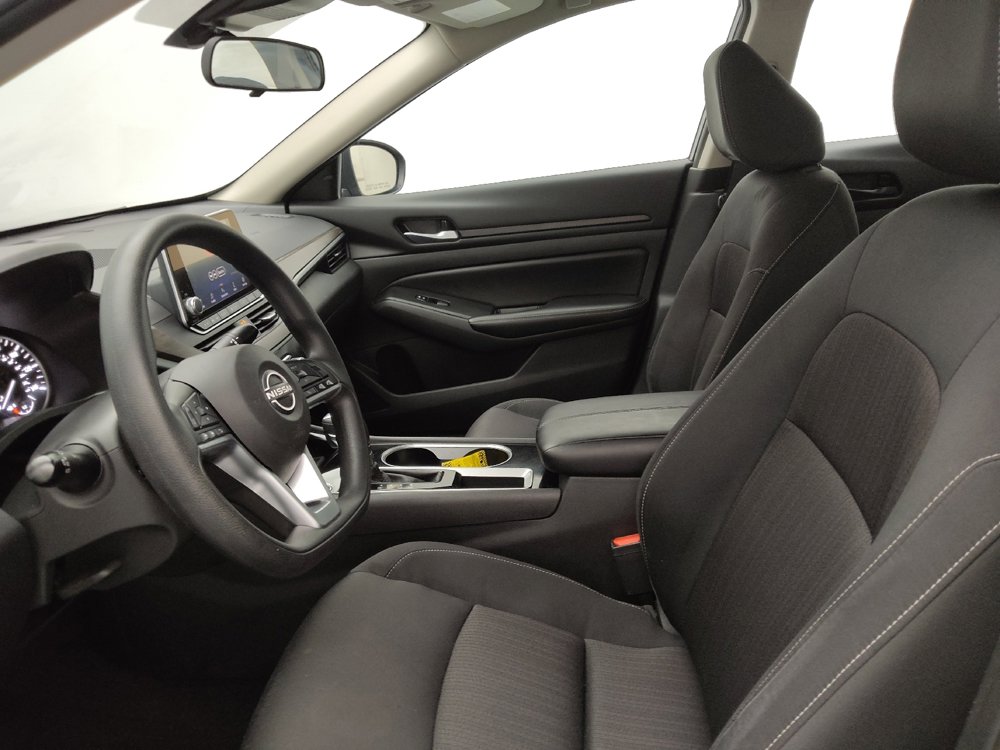 Used 2024 Nissan Altima 2.5 SV image 17