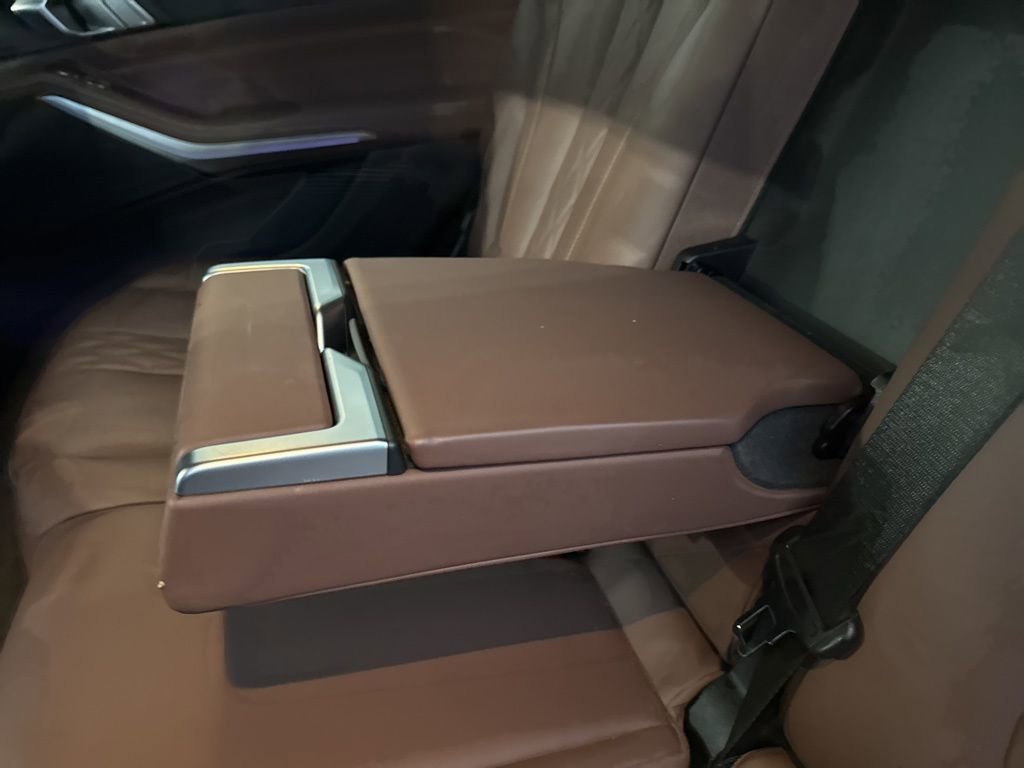 Used 2022 BMW X7 xDrive40i w/ Executive Package image 17