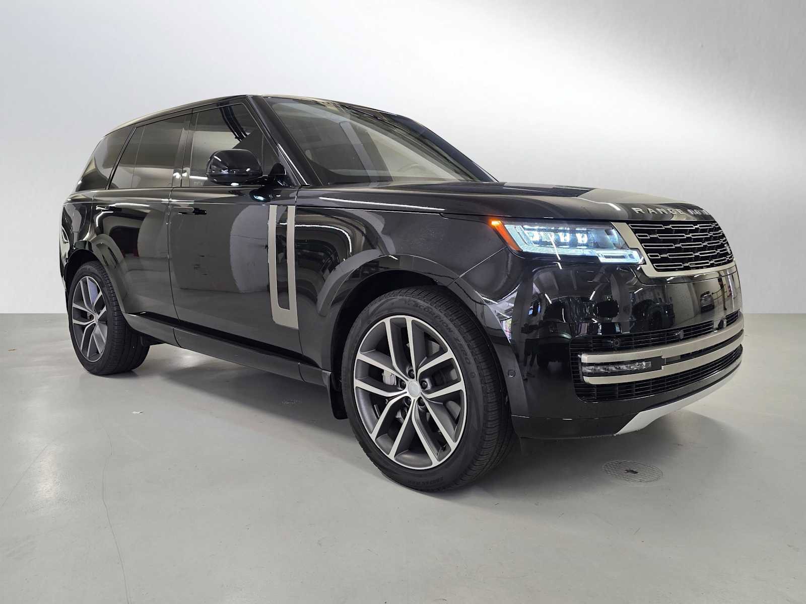 Used 2025 Land Rover Range Rover SE AWD/4WD image 7