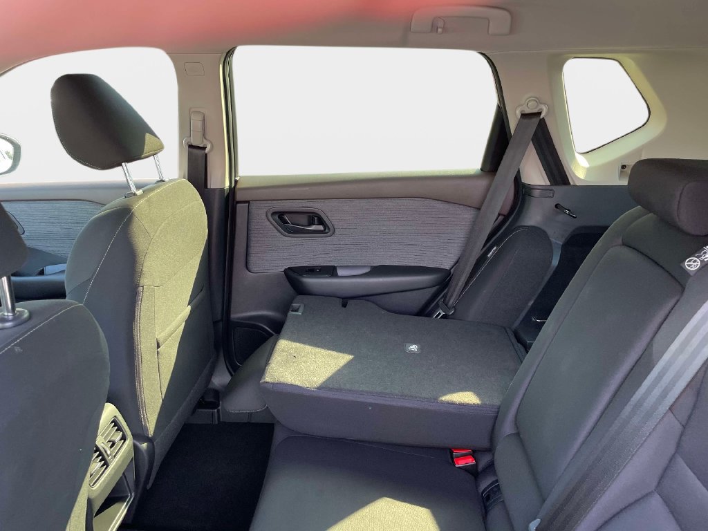 Used 2023 Nissan Rogue S FWD image 18