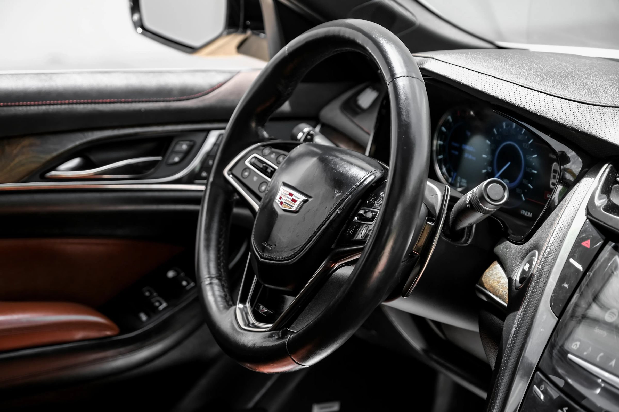 Used 2018 Cadillac CTS Vsport Premium Luxury RWD image 17