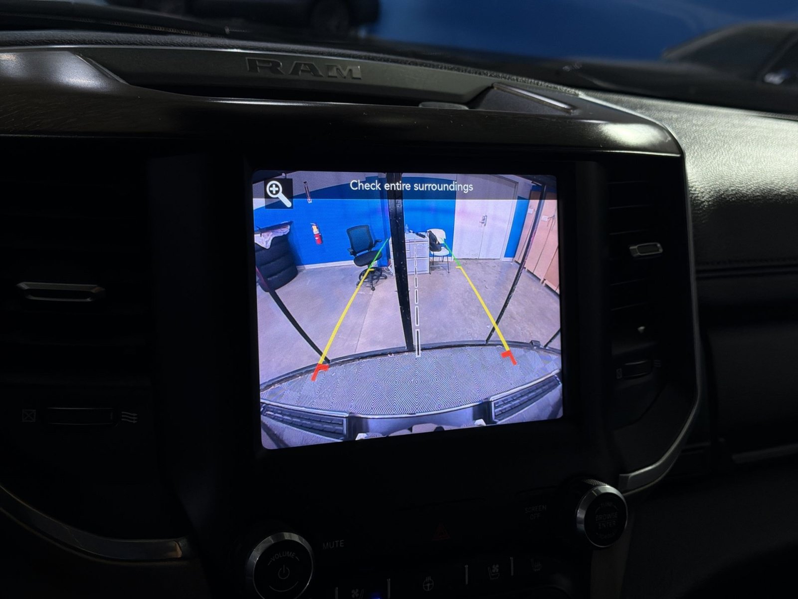 Used 2021 RAM 1500 Laramie AWD/4WD image 30