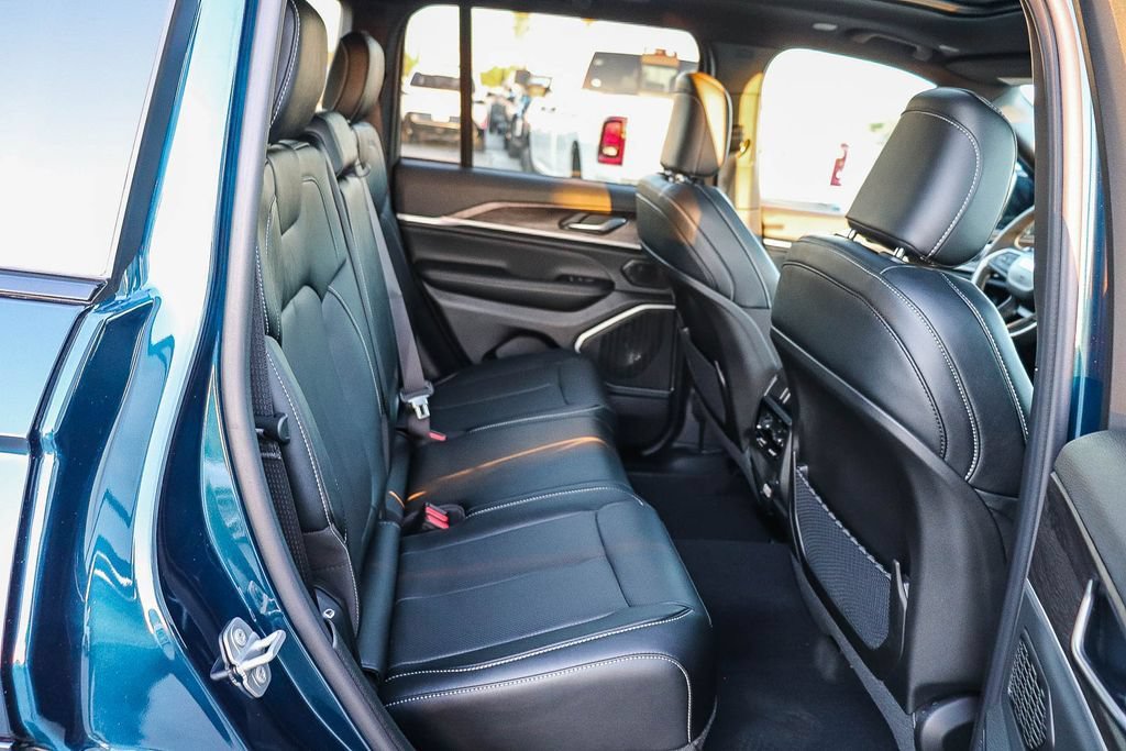 New 2026 Jeep Grand Cherokee Limited AWD/4WD image 19