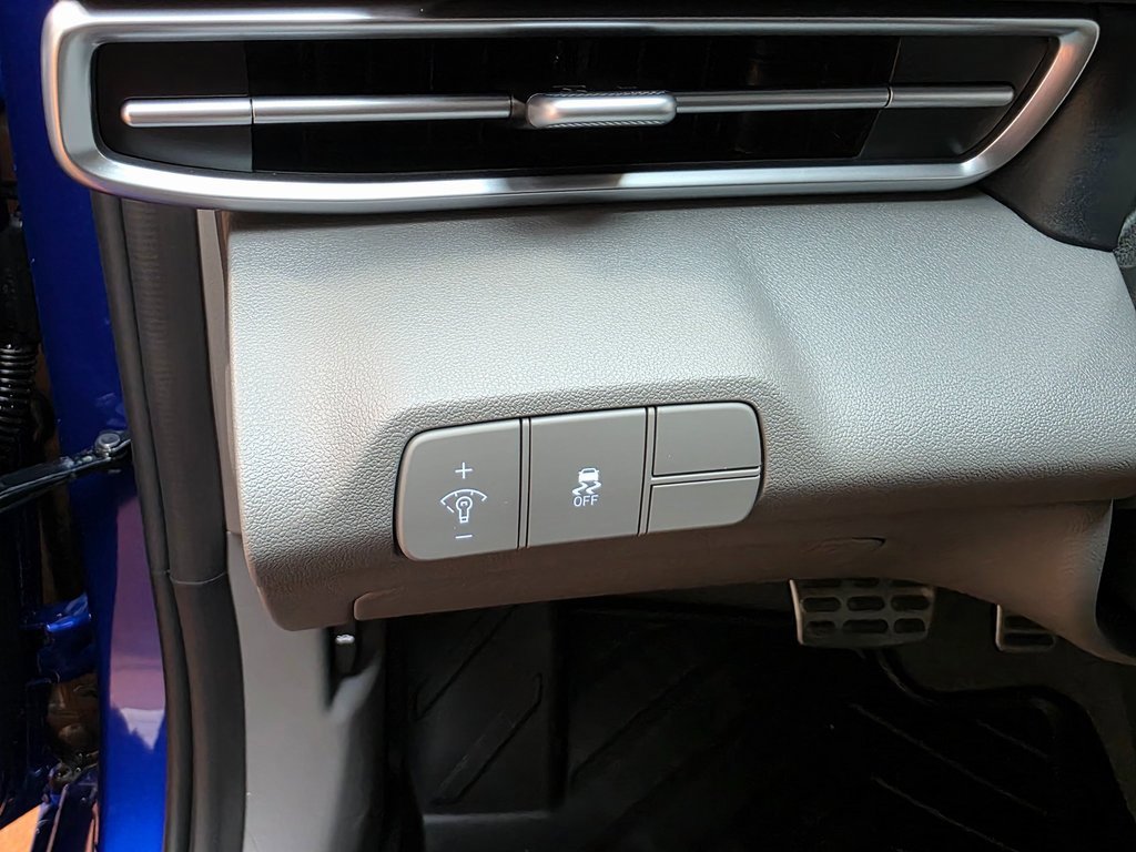 New 2026 Hyundai Elantra Sport w/ Cargo Package image 18