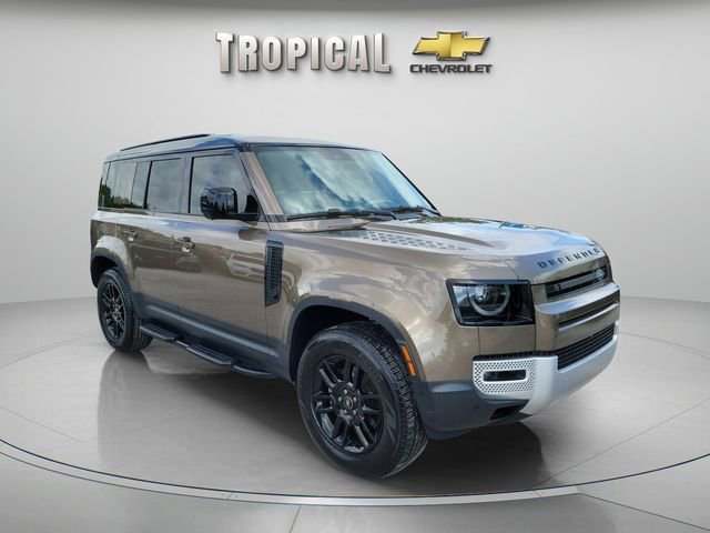 Used 2023 Land Rover Defender 110 S AWD/4WD image 4