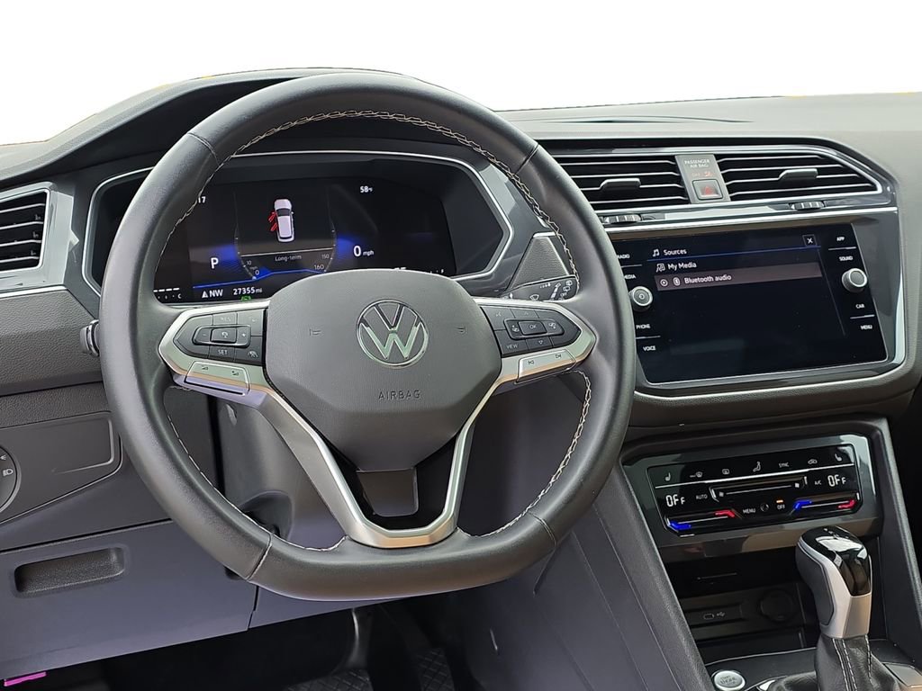Used 2024 Volkswagen Tiguan SE image 14