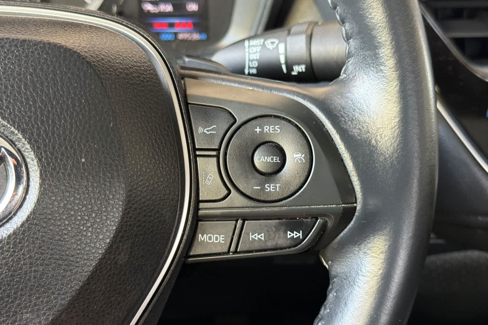 Used 2021 Toyota Corolla SE w/ SE Premium Package FWD image 25