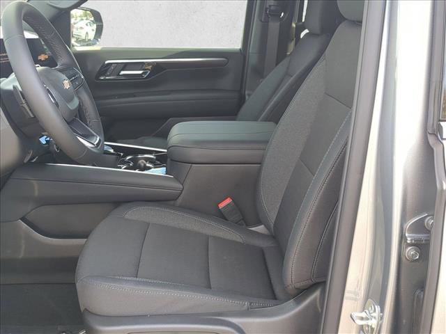 New 2026 Chevrolet Suburban LS image 4