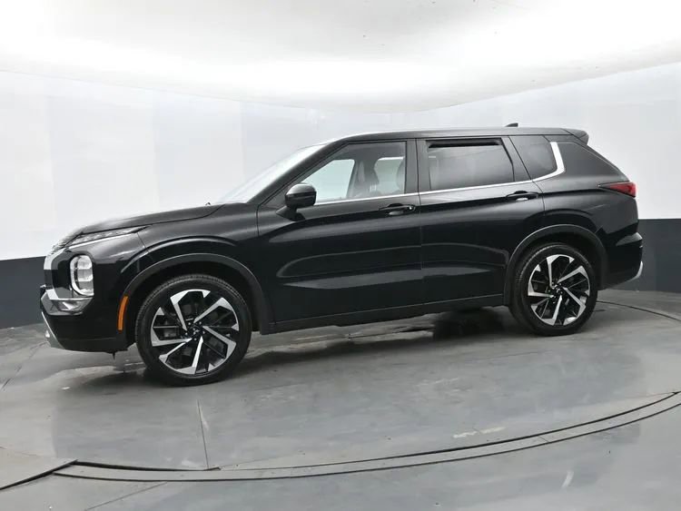 Used 2024 Mitsubishi Outlander FWD image 5
