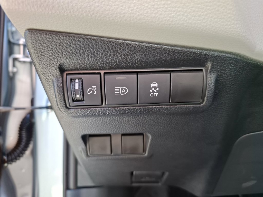 Used 2026 Toyota Corolla Cross L FWD image 17