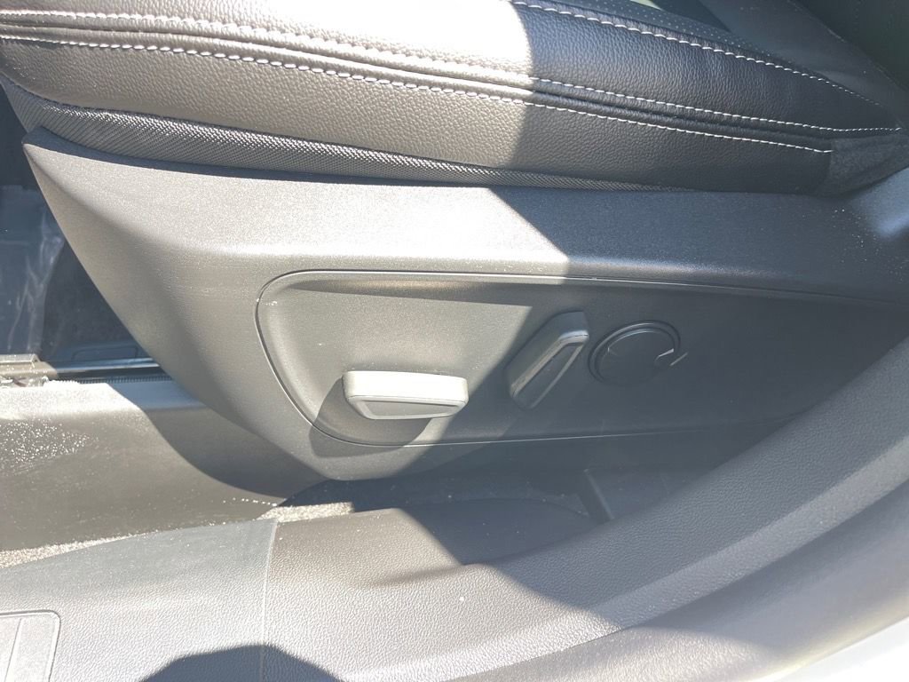 New 2025 Ford Escape SE w/ PHEV Premium Package image 6