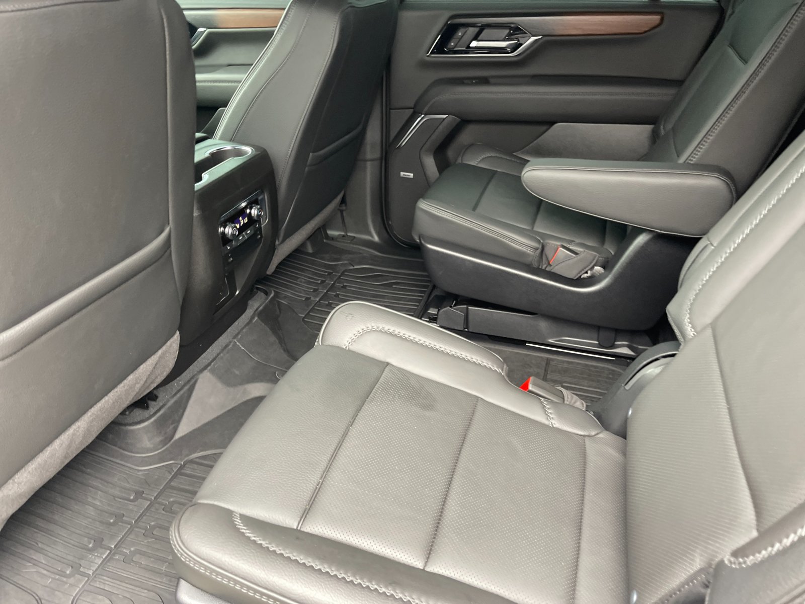 Used 2026 GMC Yukon XL Denali AWD/4WD image 13