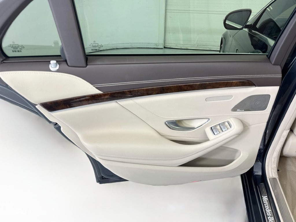 Used 2018 Mercedes-Benz S 450 Sedan image 25