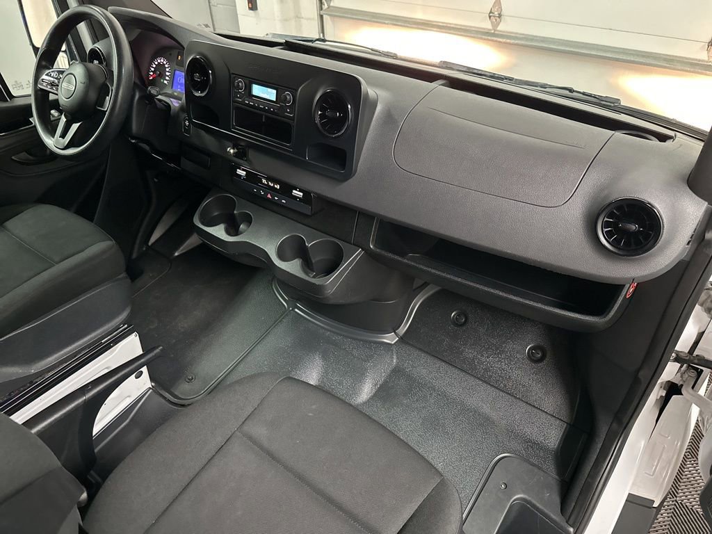 Used 2019 Freightliner Sprinter 144 RWD image 11