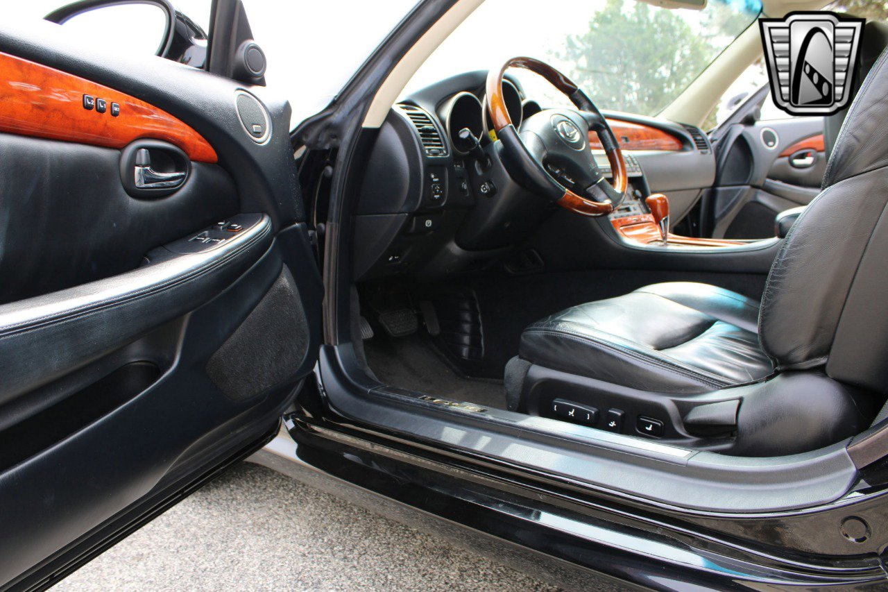 Used 2002 Lexus SC 430 Convertible image 18