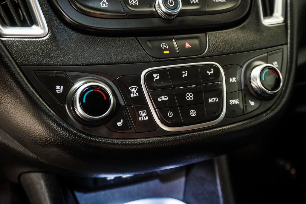 Used 2024 Chevrolet Malibu LT FWD image 17