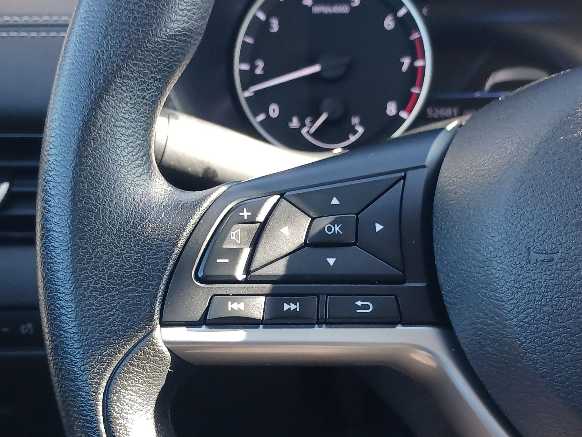 Used 2024 Nissan Sentra SV image 18