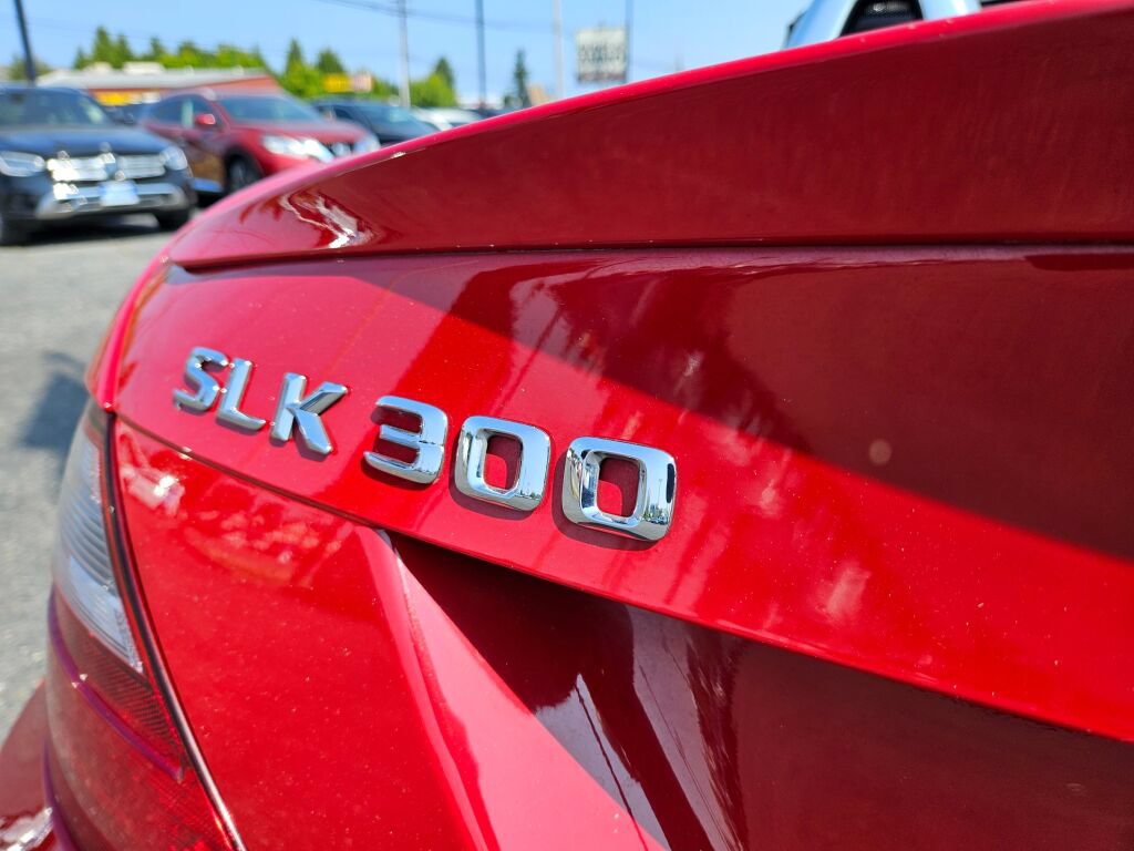 Used 2016 Mercedes-Benz SLK 300 w/ Premium 2 Package image 14
