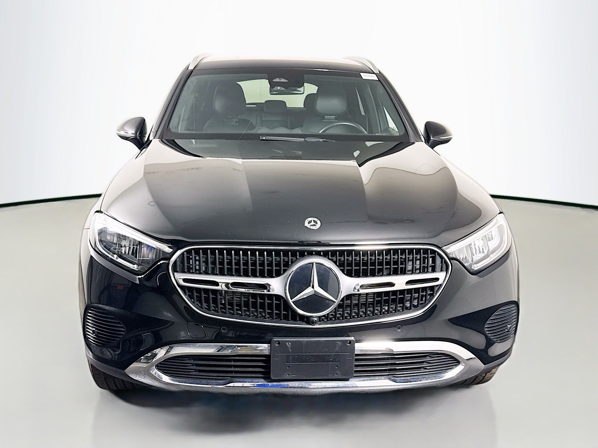 Used 2024 Mercedes-Benz GLC 300 4MATIC image 2