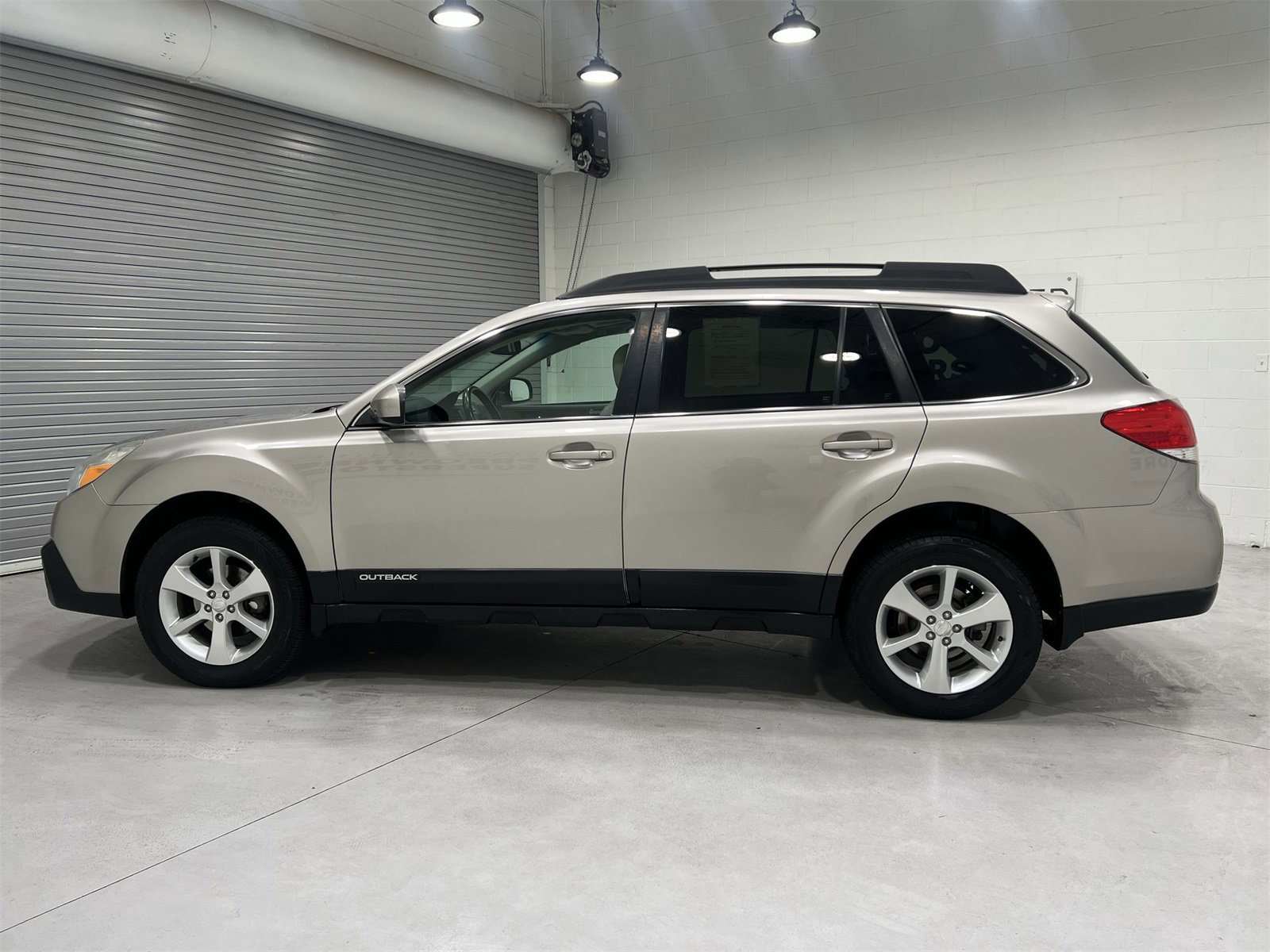 Used 2014 Subaru Outback 2.5i Limited image 5