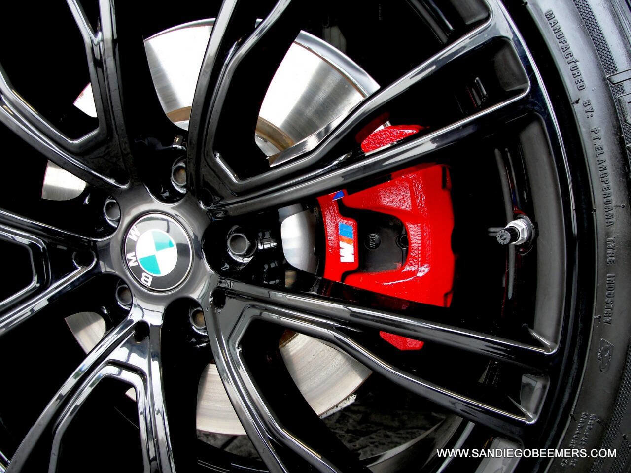 Used 2022 BMW 740i w/ M Sport Package image 11