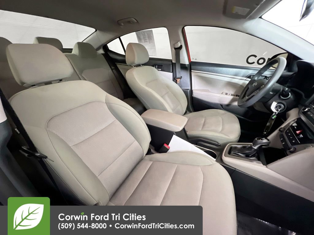 Used 2017 Hyundai Elantra SE image 17