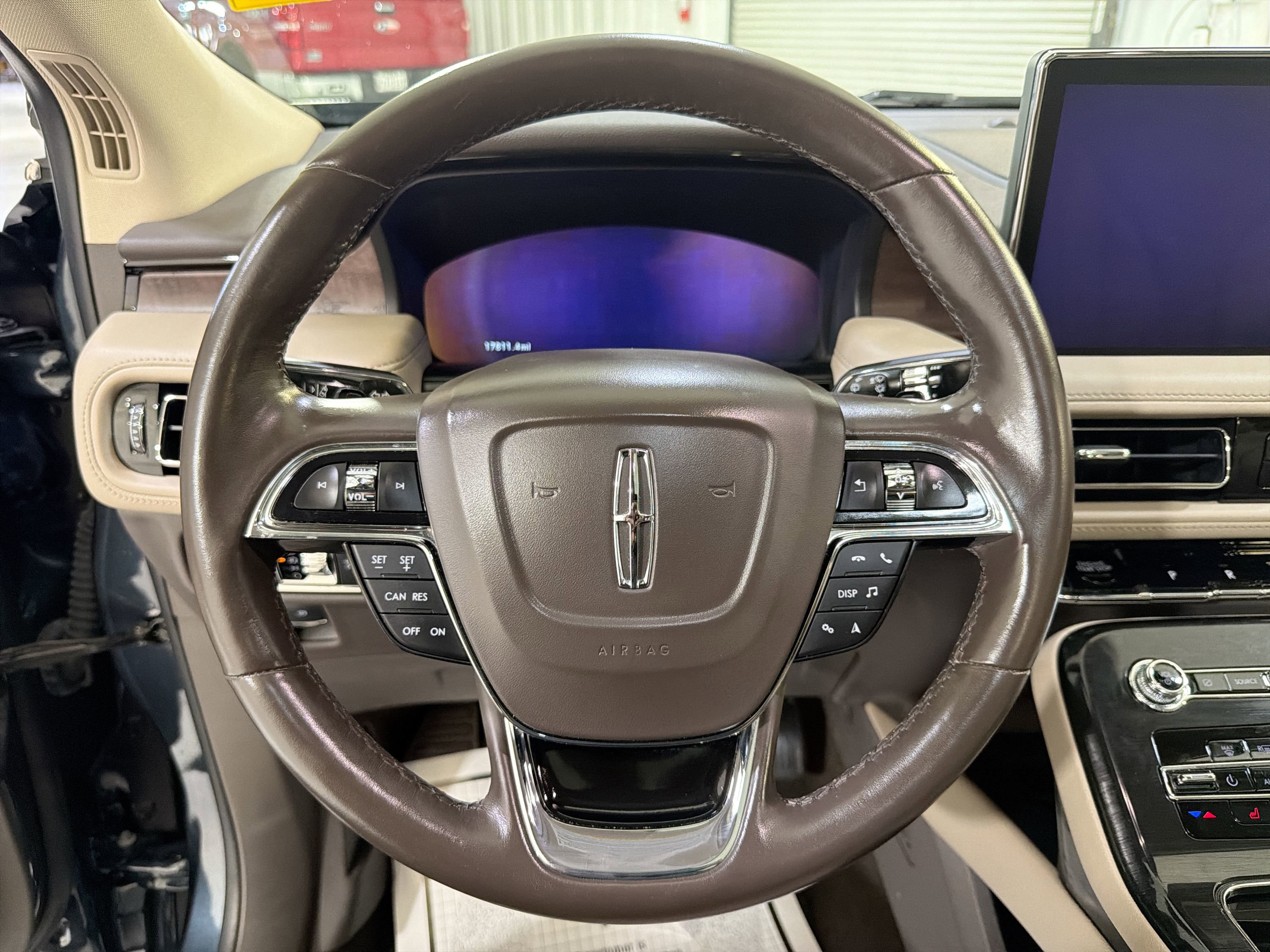Used 2023 Lincoln Nautilus Reserve w/ Luxury Package AWD/4WD image 13