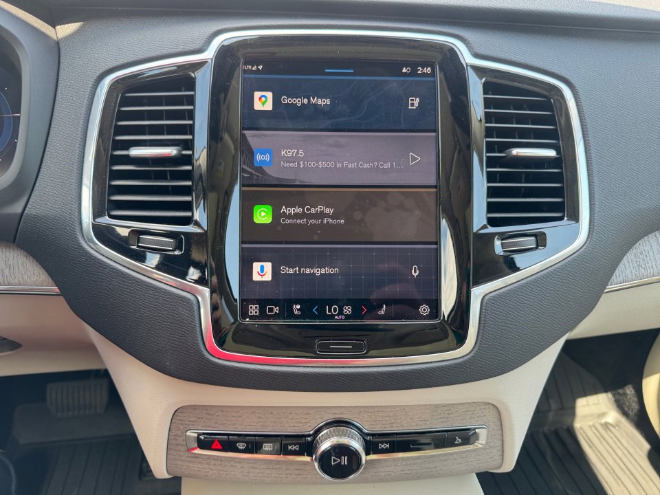 New 2025 Volvo XC90 T8 Plus w/ Protection Package Premier image 17