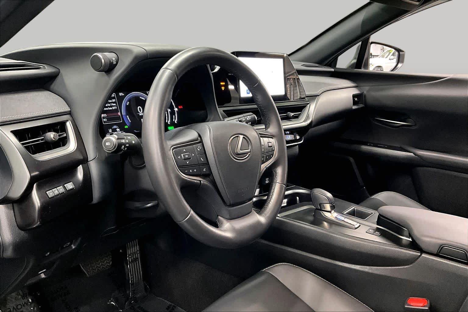 Used 2025 Lexus UX 300h FWD w/ Accessory Package (Z2) image 17