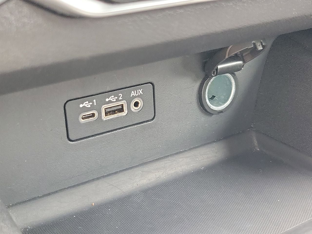 Used 2025 Nissan Altima 2.5 SV FWD image 27