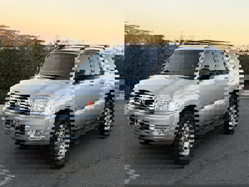 Used 2005 Toyota 4Runner SR5 RWD image 2
