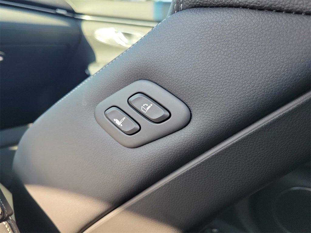 Used 2024 Genesis GV70 3.5T Sport image 16