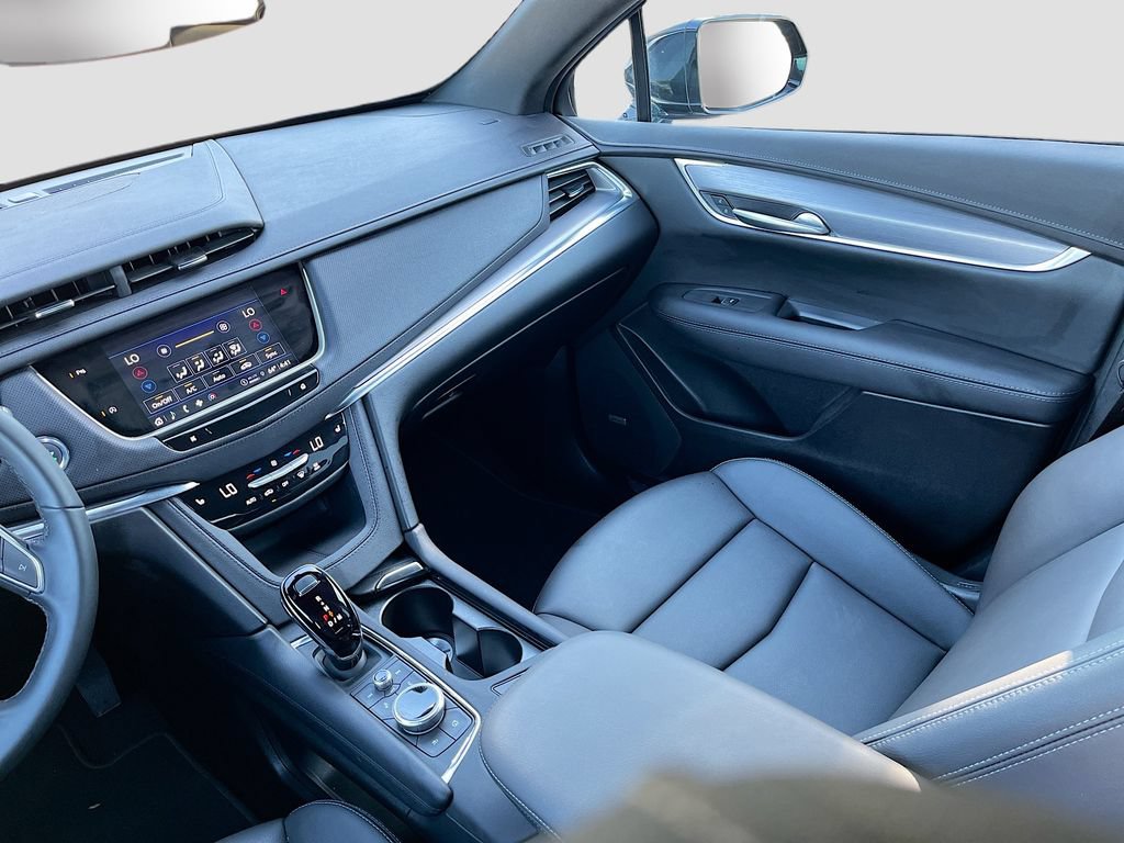 Used 2025 Cadillac XT5 Luxury w/ LPO, Floor Liner Package AWD/4WD image 24