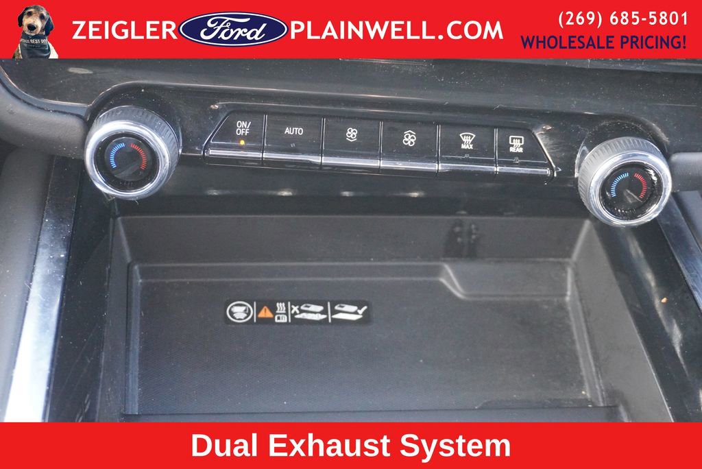 Used 2025 Chevrolet Suburban Z71 image 24