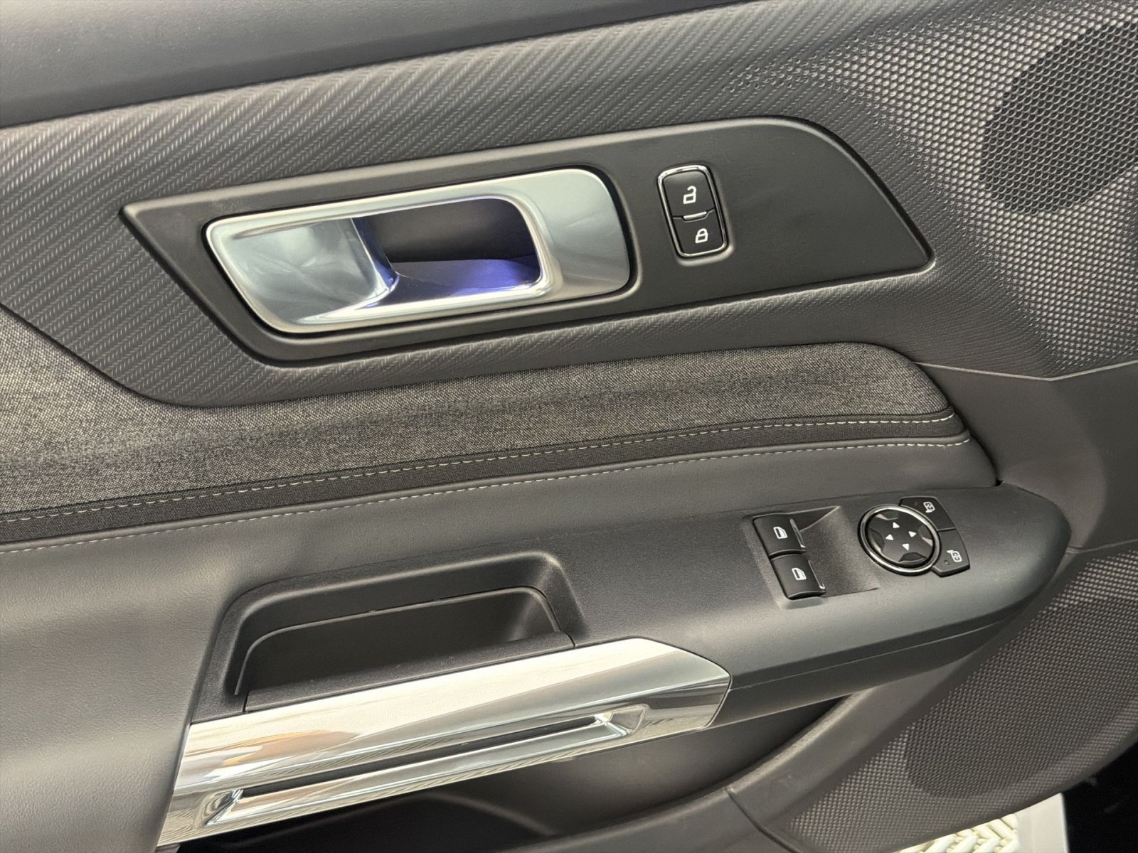 Used 2025 Ford Mustang GT RWD image 15