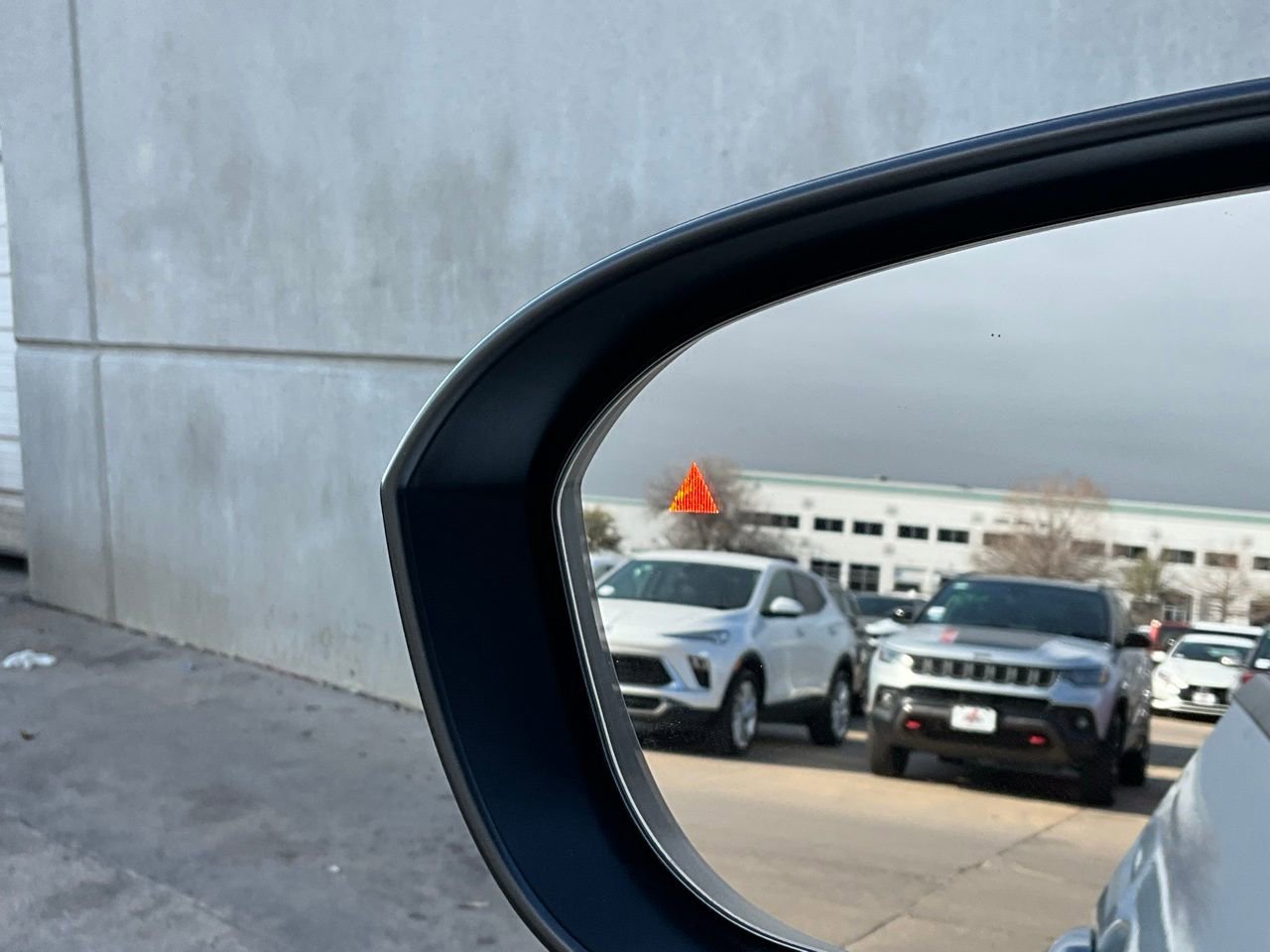 Used 2025 Nissan Rogue SV image 20