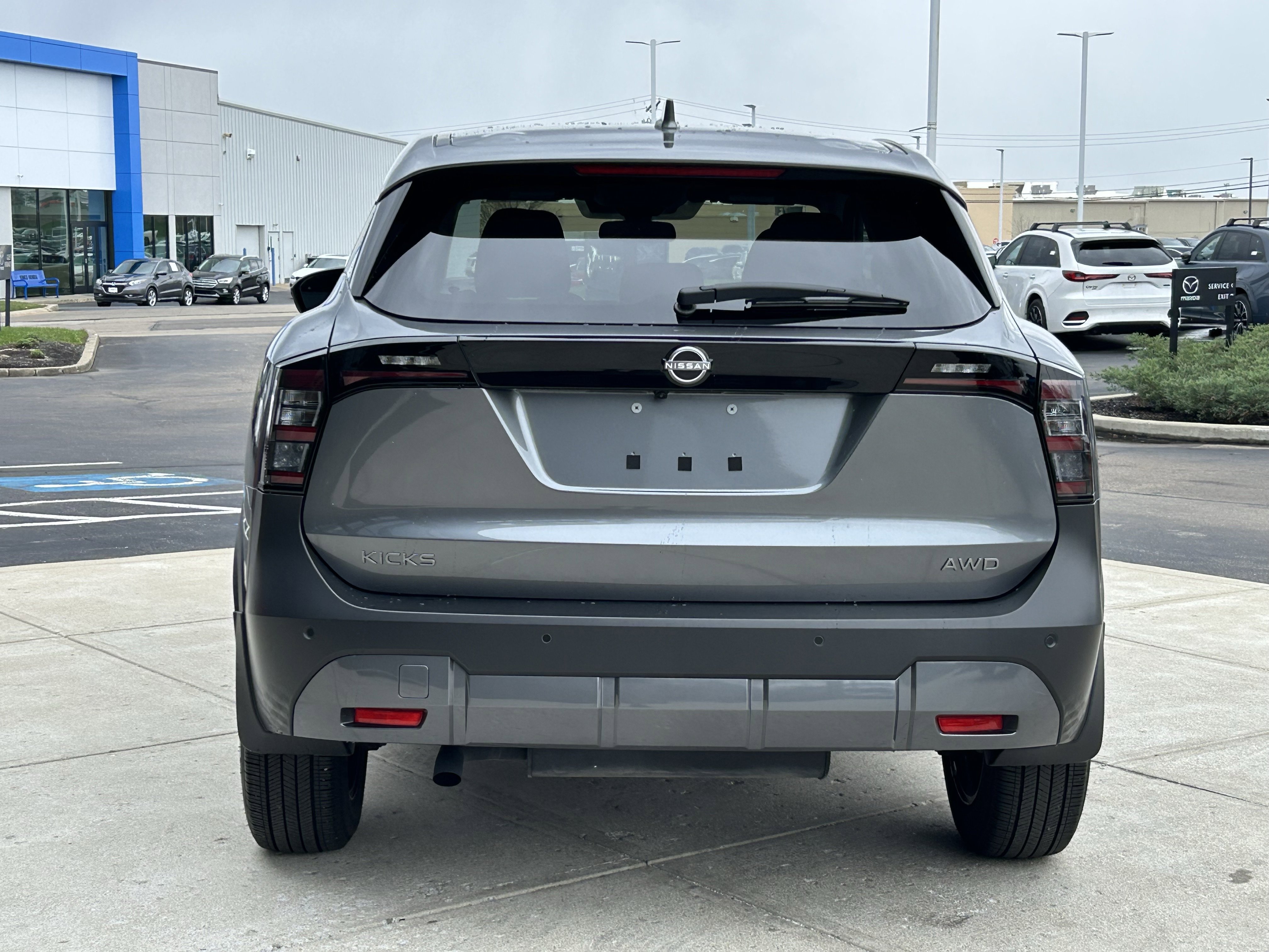 Used 2025 Nissan Kicks SV w/ Charging Package image 6