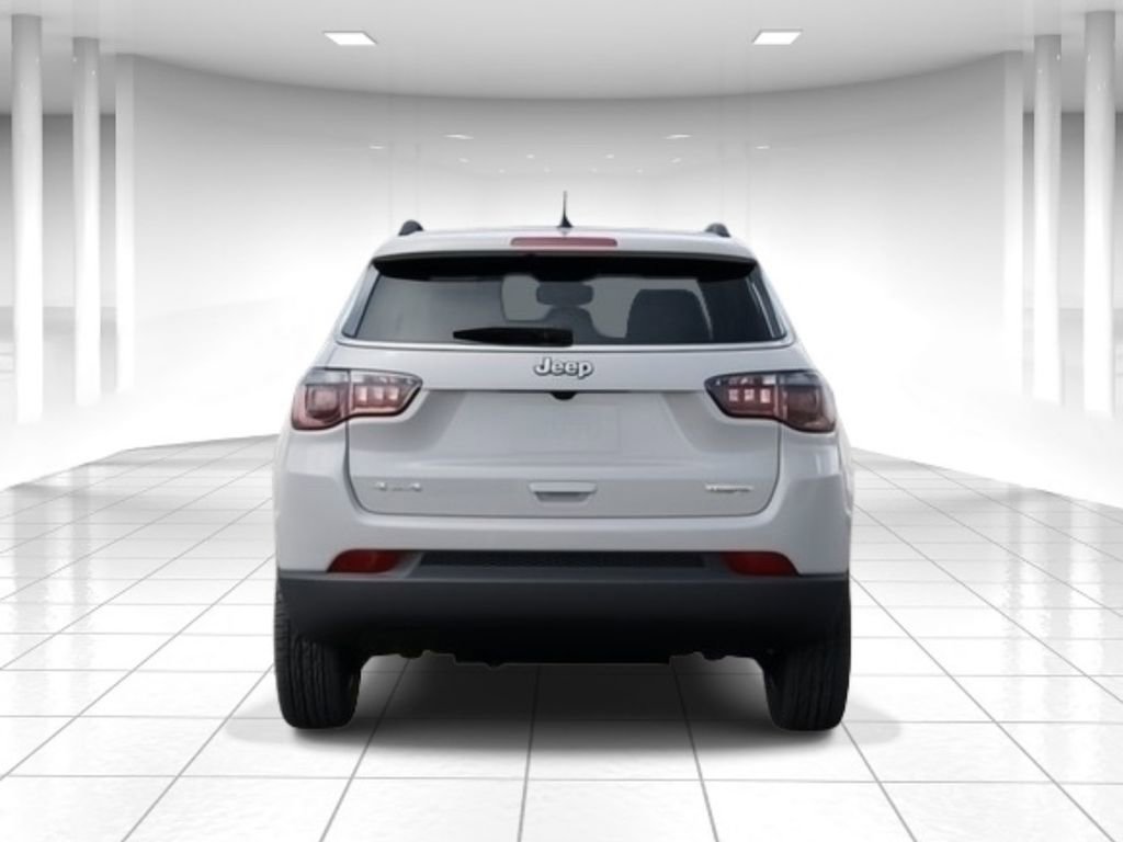 New 2025 Jeep Compass Latitude w/ Sun & Sound Group image 7