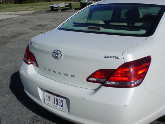 Used 2007 Toyota Avalon XL image 3