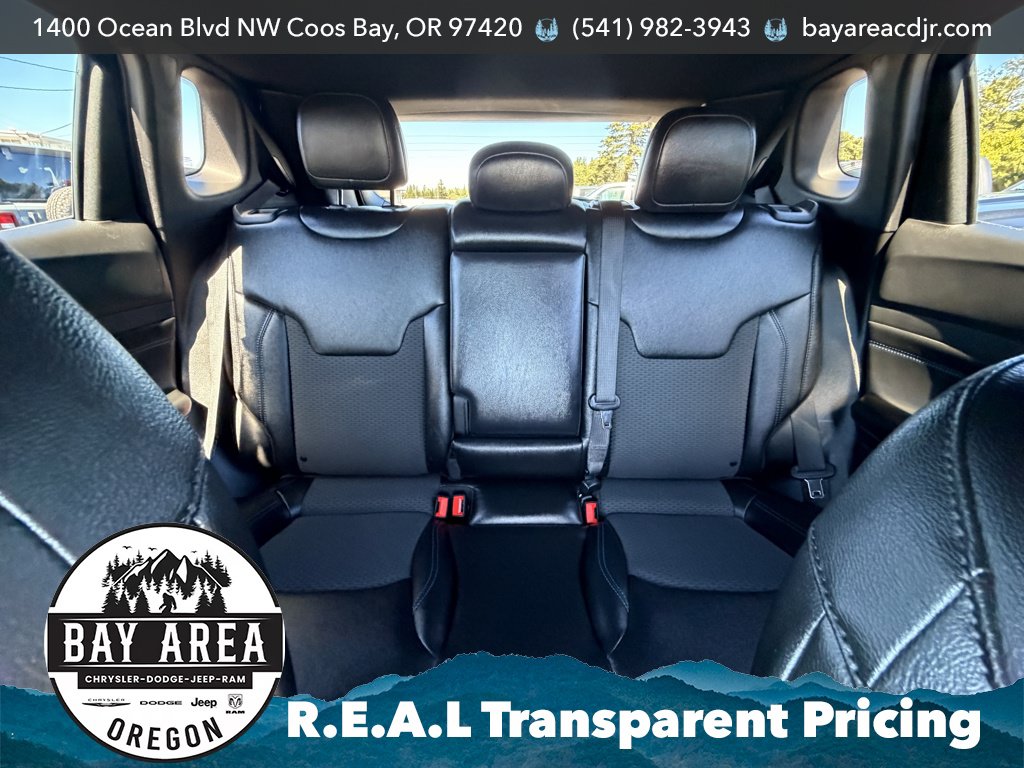 Used 2025 Jeep Compass Latitude w/ Convenience Group AWD/4WD image 18