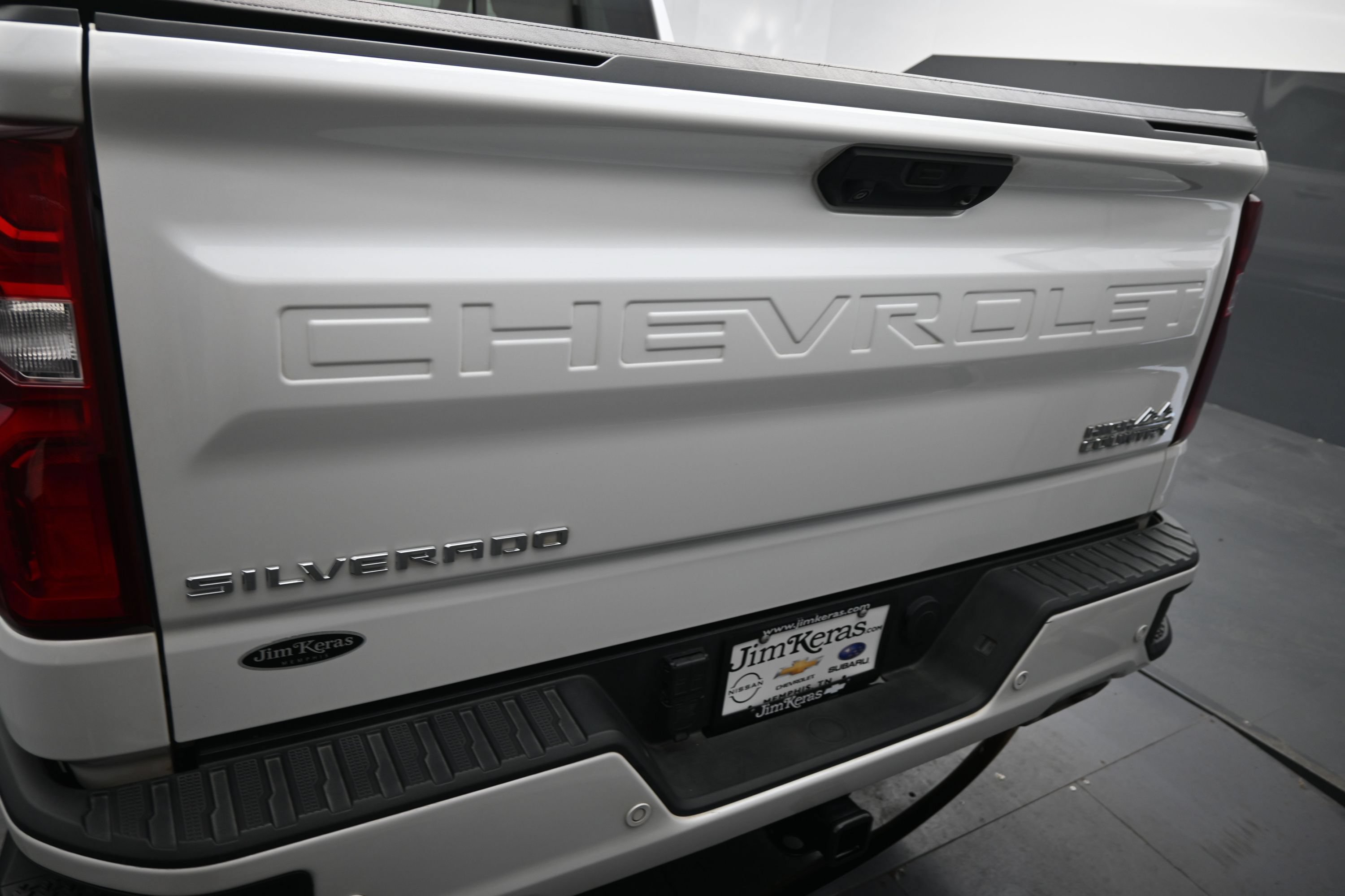Used 2024 Chevrolet Silverado 1500 High Country w/ Z71 Off-Road Package AWD/4WD image 16